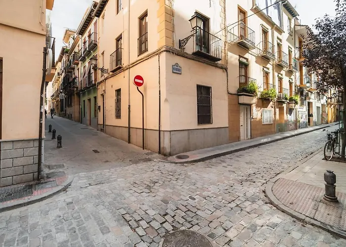 Casa De Tendillas En Granada